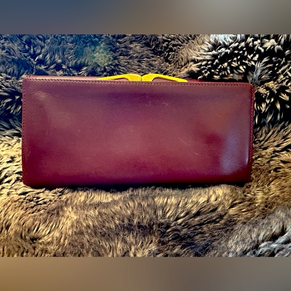 Cartier Embossed Bi-Fold OrganizerWallet with Kiss Lock - Picture 3 of 13